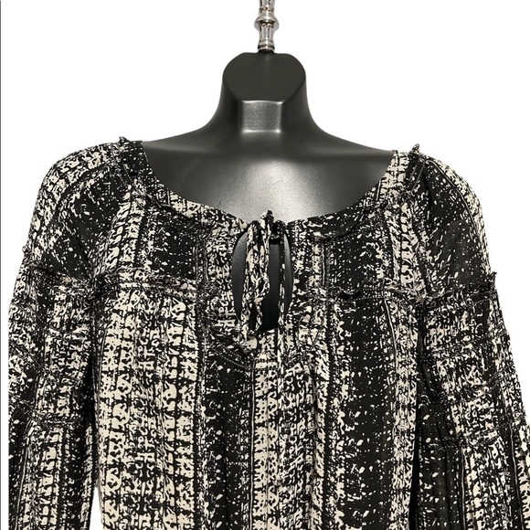 Dresses 3 for $50
NWT Max Studio Lined Dress Black /White Print Size Medium - Picture 5 of 7